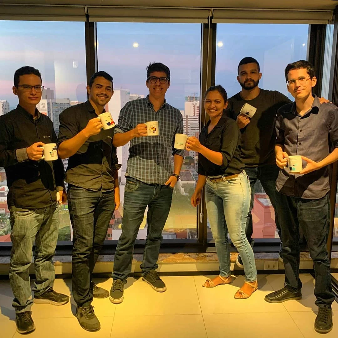 Equipe Nucleus.eti na sala de reuniões em Fortaleza